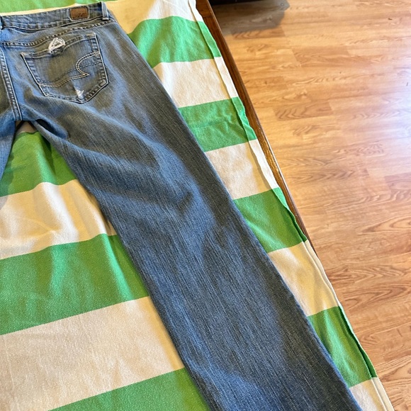 American Eagle Outfitters Denim - American Eagle pants. Size 4. Like new! Great condition.